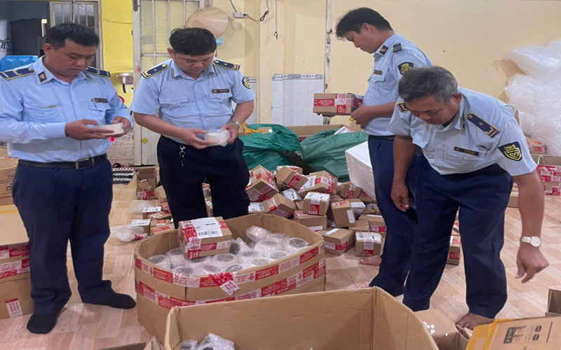 Kiểm tra cơ sở nghi sản xuất, kinh doanh mỹ phẩm không rõ nguồn gốc xuất xứ tại Kiên Giang