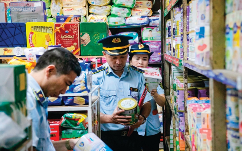 Đừng quên khen thưởng người chống hàng giả