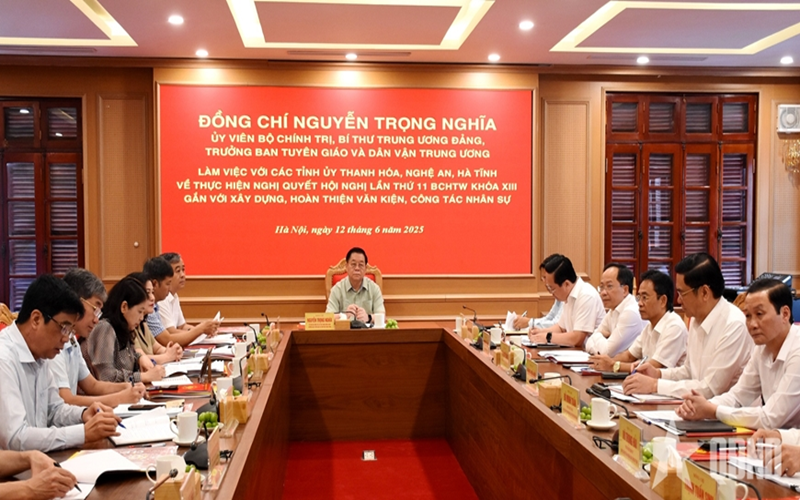 Đồng chí Nguyễn Trọng Nghĩa làm việc với các Tỉnh ủy Thanh Hóa, Nghệ An, Hà Tĩnh