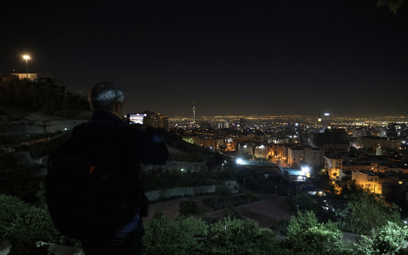 Israel xác nhận không kích Iran