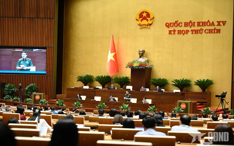 Đại biểu Quốc hội tự hào với chiến sĩ “mũ nồi xanh” Việt Nam