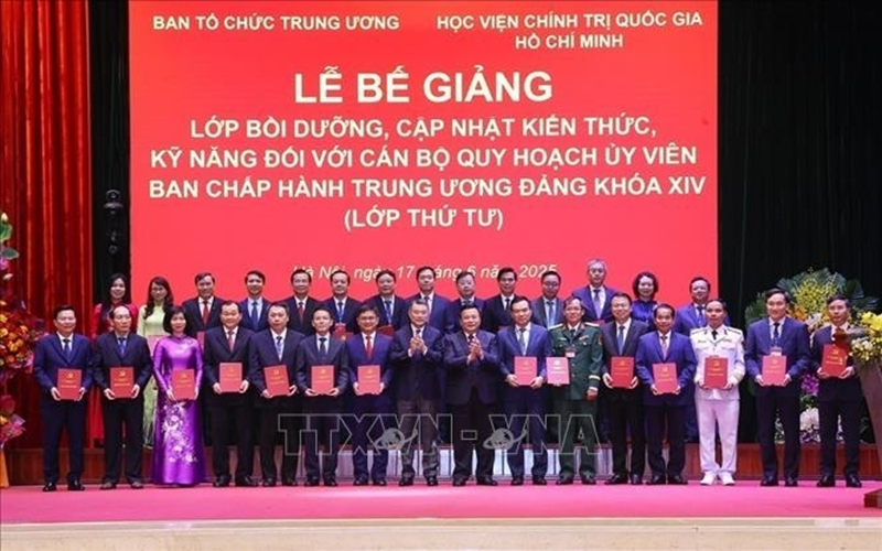 Nâng tầm bản lĩnh và tư duy chiến lược cho cán bộ quy hoạch Ủy viên Ban Chấp hành Trung ương Đảng khóa XIV