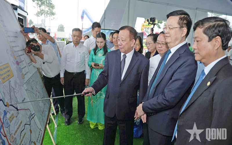 Bình Dương khởi công dự án đường Vành đai 4 - TP Hồ Chí Minh và khánh thành tuyến đường trọng điểm
