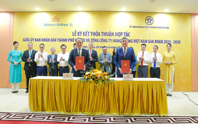 Vietnam Airlines và TP Hà Nội ký kết thỏa thuận hợp tác