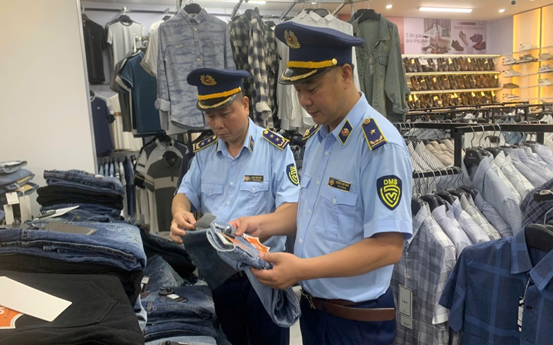 Hà Tĩnh: siết chặt thị trường, bảo vệ người tiêu dùng trước vấn nạn hàng lậu, hàng giả