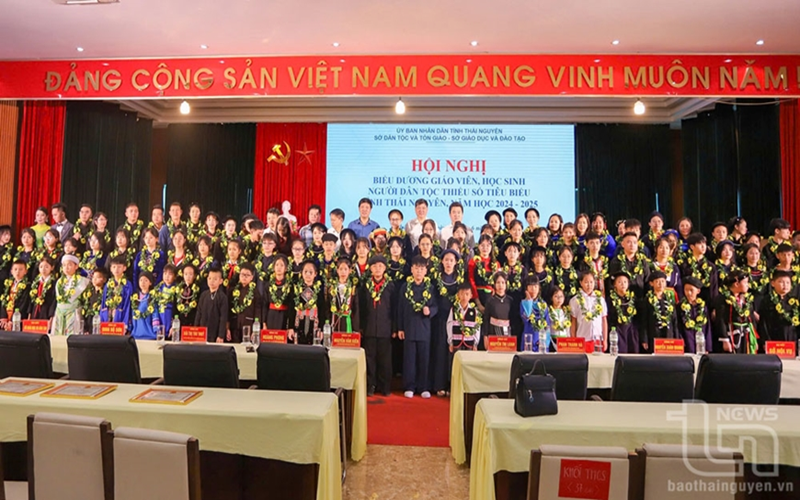 Thái Nguyên vinh danh giáo viên, học sinh dân tộc thiểu số