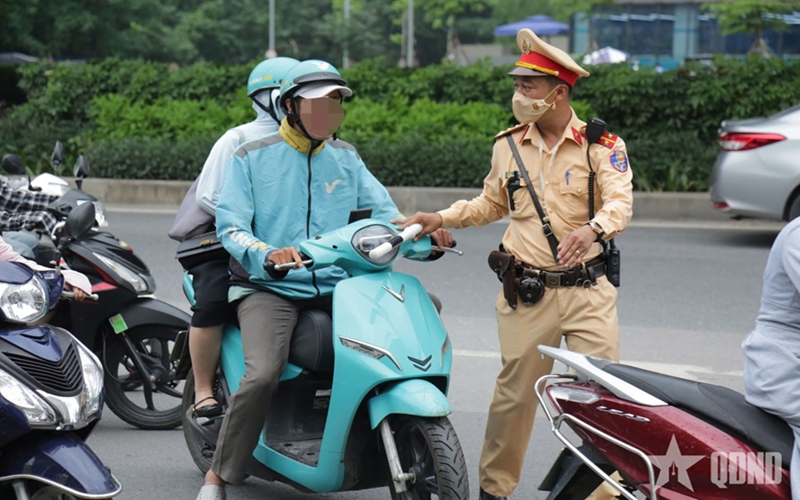 Triển khai đồng bộ nhiều biện pháp, bảo đảm trật tự, an toàn giao thông tại Thanh Xuân (Hà Nội)