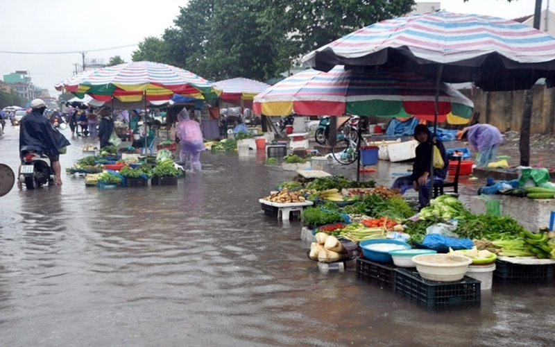 Phòng chống ngộ độc thực phẩm trong mùa hè và mùa bão, lụt