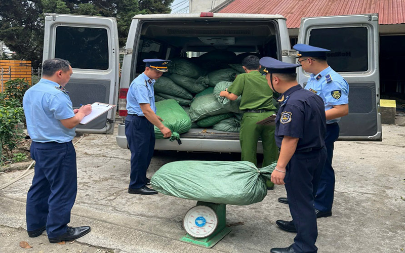 Cao Bằng phát hiện, thu giữ gần 123.000 kg nguyên liệu thuốc lá nhập lậu, không rõ nguồn gốc