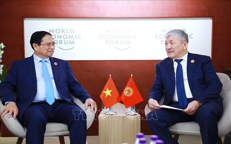 Thủ tướng Phạm Minh Chính gặp Thủ tướng Kyrgyzstan