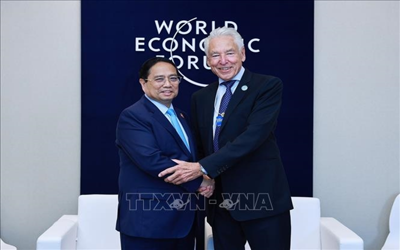 Thủ tướng Phạm Minh Chính tiếp các lãnh đạo Diễn đàn Kinh tế Thế giới