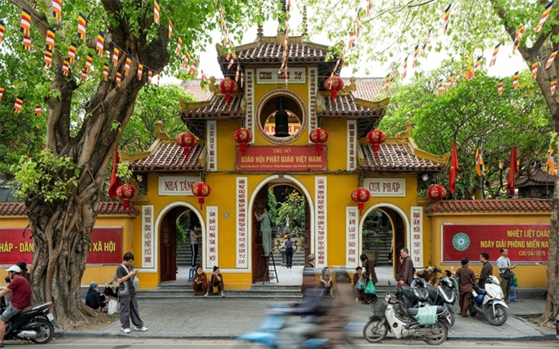 Cả nước đồng loạt cử ba hồi chuông, trống cầu nguyện Quốc thái dân an