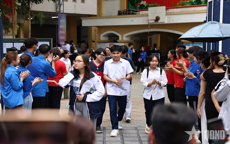 Đình chỉ 10 thí sinh trong môn Ngữ văn