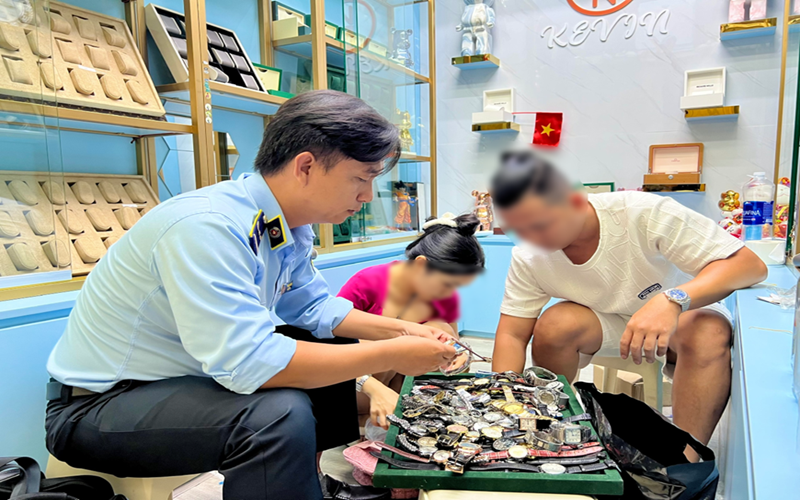Xử lý mạnh, quyết tâm làm sạch thị trường