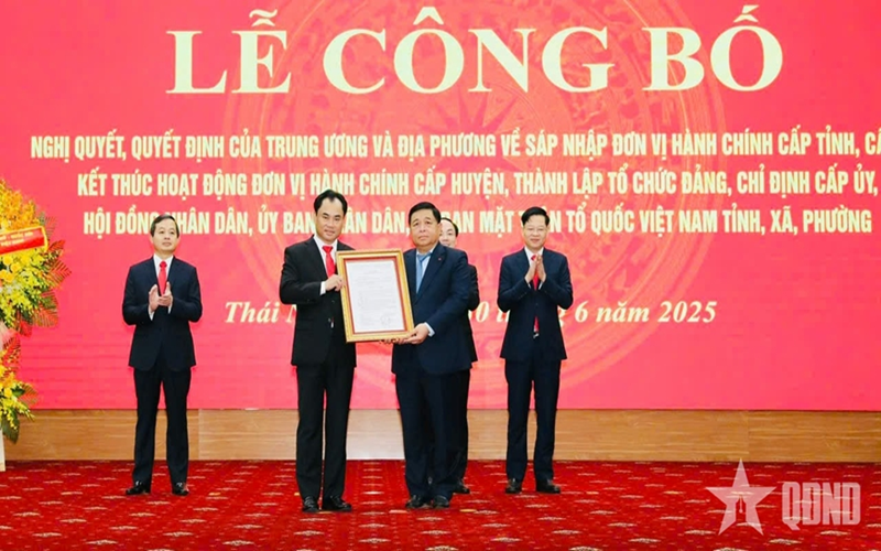 Công bố nghị quyết, quyết định sáp nhập đơn vị hành chính cấp tỉnh, cấp xã, phường tỉnh Thái Nguyên mới