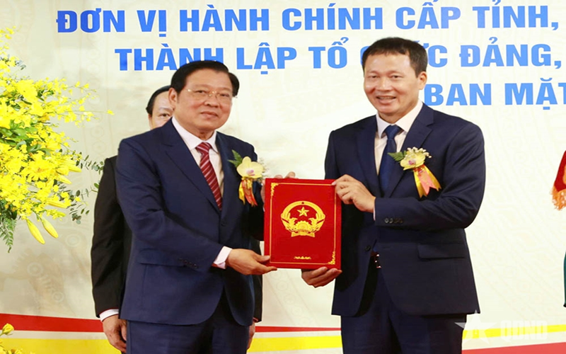 Đồng chí Phan Đình Trạc dự lễ công bố nghị quyết, quyết định về sáp nhập đơn vị hành chính tỉnh Đồng Nai