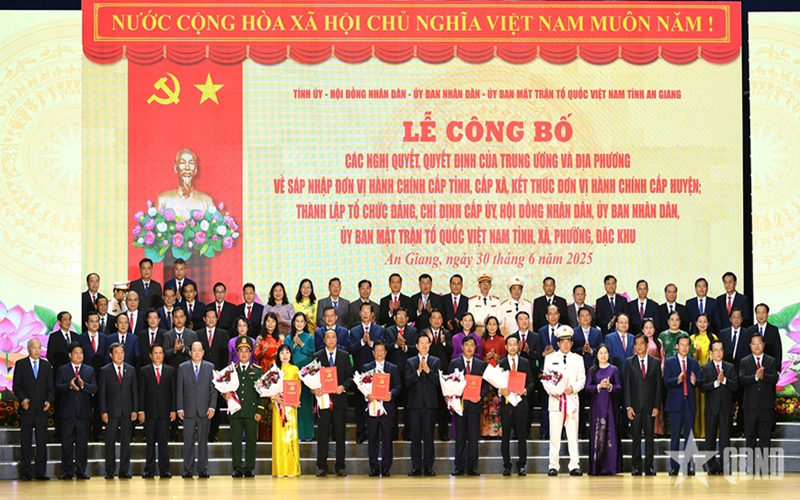 Công bố nghị quyết sáp nhập đơn vị hành chính tỉnh An Giang