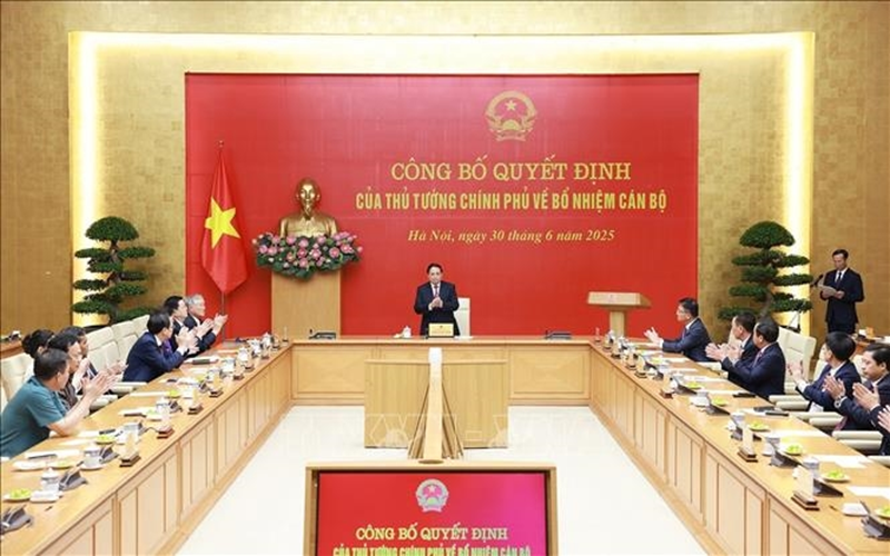 Thủ tướng Phạm Minh Chính trao quyết định bổ nhiệm 2 Bí thư Tỉnh ủy làm cán bộ cấp Thứ trưởng