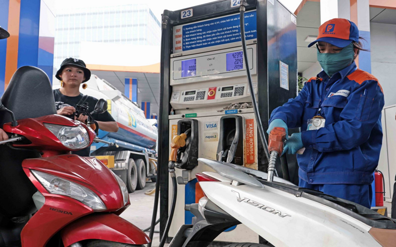 Giá xăng dầu hôm nay (1-7): Tiếp tục giảm nhẹ