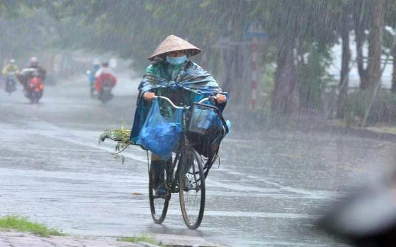 Thời tiết hôm nay (2-7): Mưa dông tiếp diễn ở nhiều vùng trên cả nước