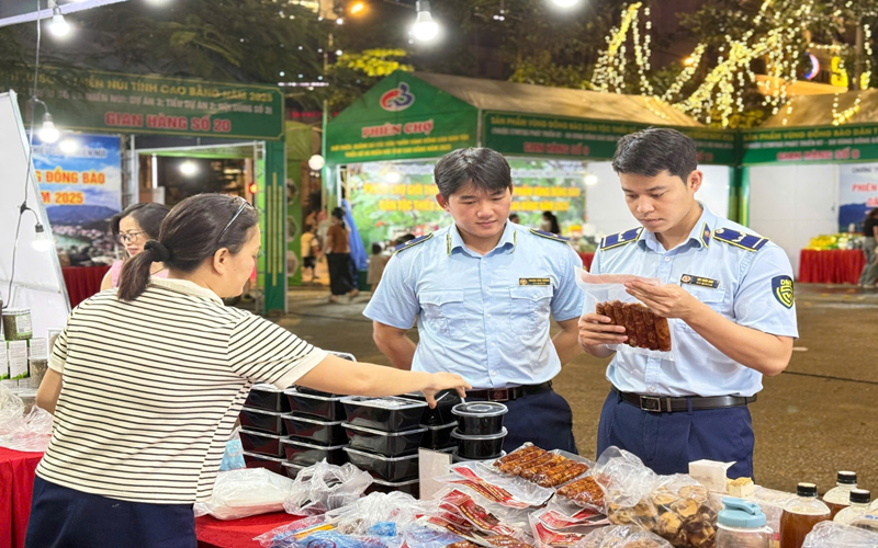 Tuyên truyền, kiểm tra, giám sát phiên chợ giới thiệu, quảng bá sản phẩm của vùng đồng bào dân tộc thiểu số và miền núi tỉnh Cao Bằng