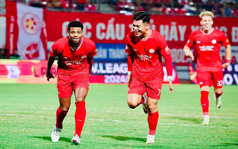 Chuyển nhượng ly kỳ ở V-League