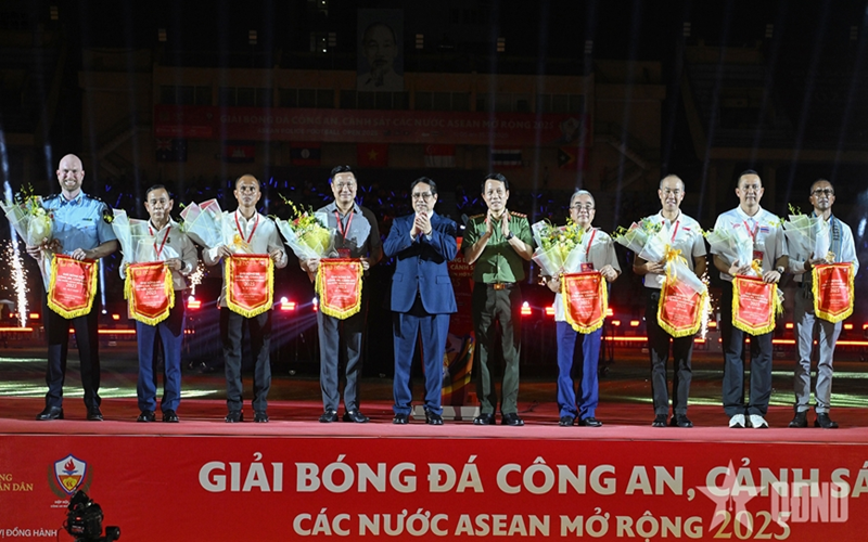 Thủ tướng Phạm Minh Chính dự Lễ khai mạc Giải bóng đá Công an, Cảnh sát các nước ASEAN mở rộng 2025