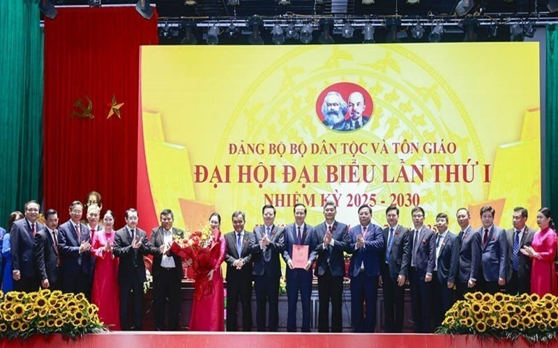 Đột phá thể chế, nhân lực và hiệu quả quản lý nhà nước về dân tộc, tôn giáo