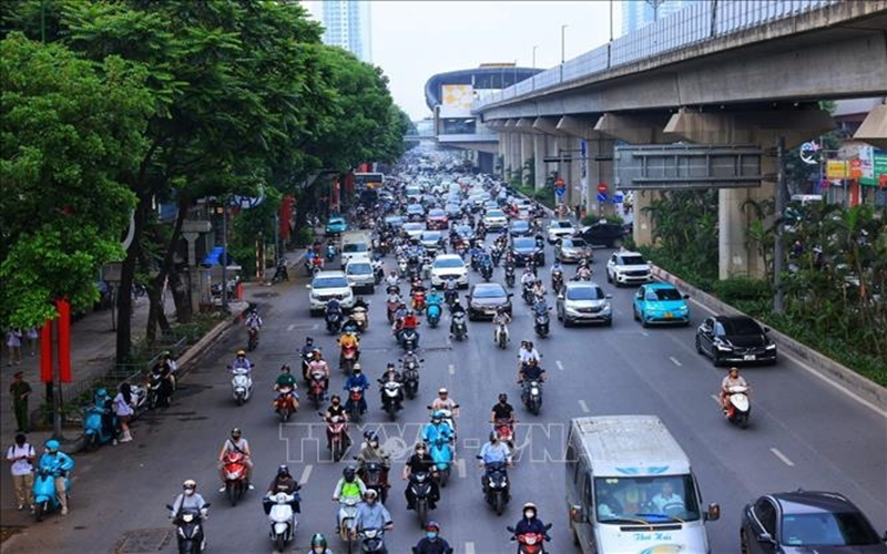 Lộ trình cấm xe xăng tác động thế nào tới thị trường ô tô, xe máy Việt Nam?