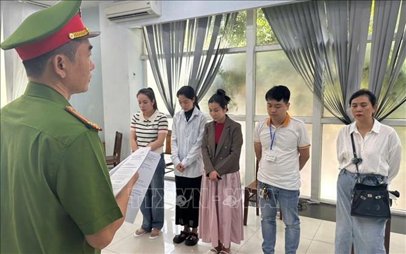 Đà Nẵng: Khởi tố 7 bị can ở phòng khám sử dụng bác sĩ “giả”