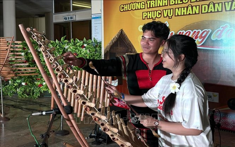 Trại hè Việt Nam 2025: Tuổi trẻ kiều bào giao lưu văn hóa cồng chiêng