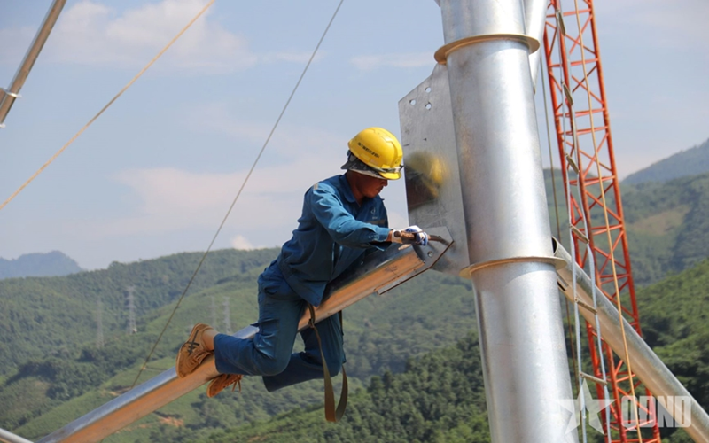 Tăng tốc trên công trường đường dây 500kV Lào Cai - Vĩnh Yên - Bài 1: Bám tiến độ giữa mưa rừng, nắng gắt