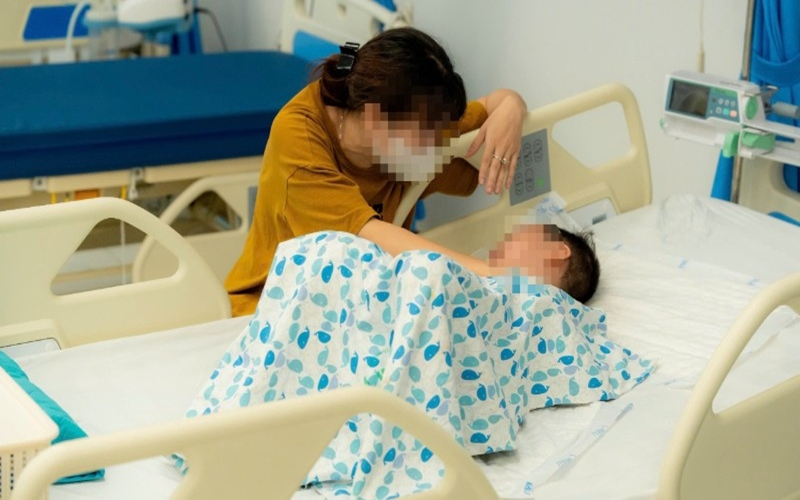 Kích hoạt quy trình báo động đỏ cấp cứu 2 bệnh nhi trong vụ tai nạn giao thông liên hoàn tại Dương Nội