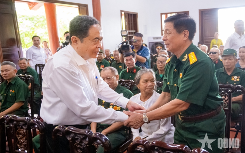 Chủ tịch Quốc hội Trần Thanh Mẫn tri ân Anh hùng liệt sĩ và người có công trên địa bàn tỉnh Thái Nguyên