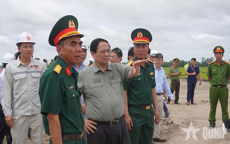 Thủ tướng Phạm Minh Chính kiểm tra tiến độ dự án cao tốc Châu Đốc-Cần Thơ-Sóc Trăng giai đoạn 1