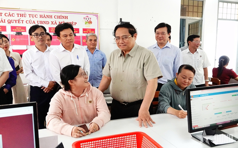 Thủ tướng Phạm Minh Chính: Tuyệt đối tránh tình trạng cán bộ hách dịch, người dân phải nhờ vả