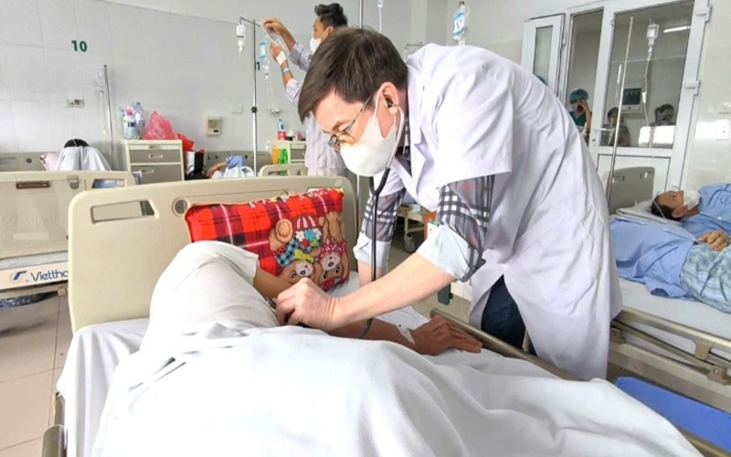 Viêm màng não, mất thính lực do mắc liên cầu khuẩn lợn