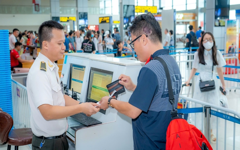 Sân bay Nội Bài bảo đảm phục vụ bay an toàn dịp cao điểm hè 2025