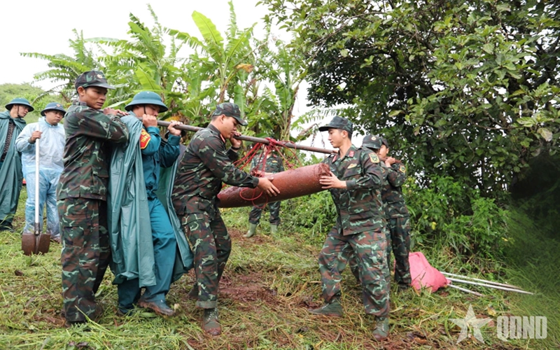 Xử lý, hủy nổ an toàn 3 quả bom tại Lâm Đồng