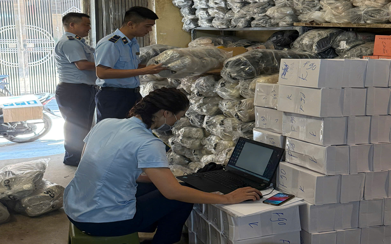 Tăng cường công tác kiểm tra, xử lý vi phạm về hàng hóa giả mạo nhãn hiệu trên địa bàn thành phố Hà Nội