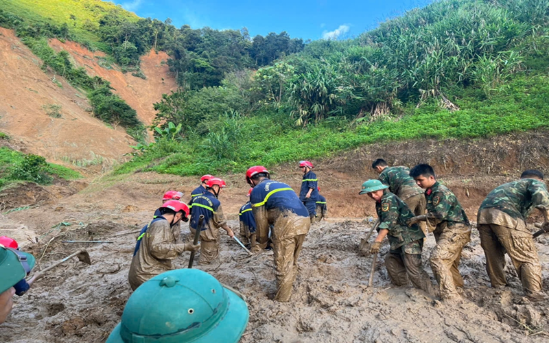 Công an tỉnh Điện Biên tích cực tìm kiếm, cứu nạn, cứu hộ và khắc phục hậu quả mưa lũ