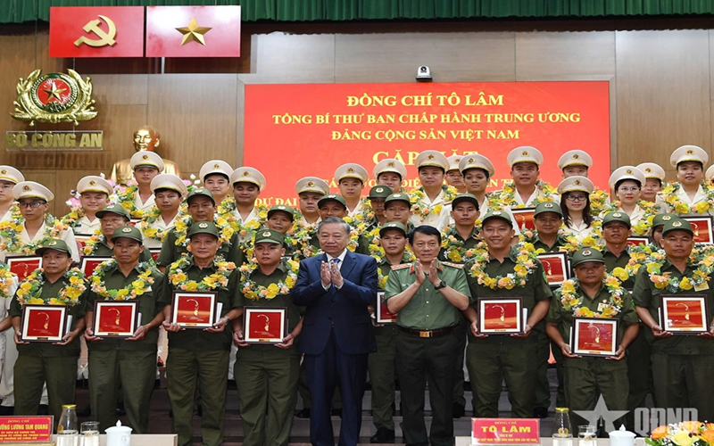 Tổng Bí thư Tô Lâm: Tạo động lực thúc đẩy cán bộ, chiến sĩ Công an nhân dân ra sức thi đua thực hiện thắng lợi nhiệm vụ
