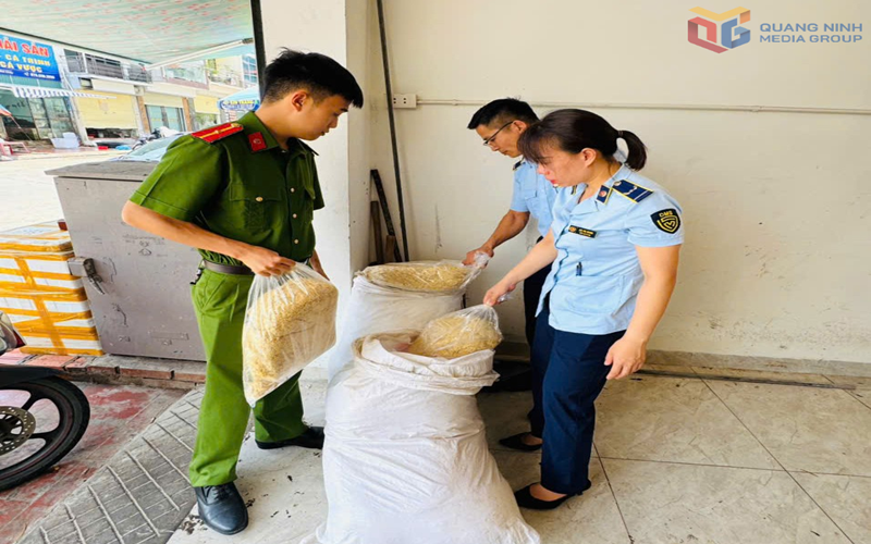 Phát hiện, thu giữ 100 kg ruốc gà không rõ nguồn gốc