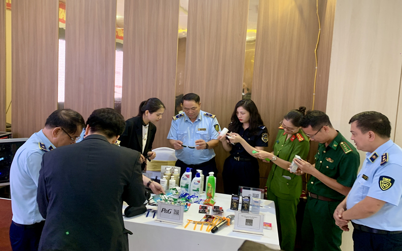 Chi cục QLTT tỉnh Sơn La tổ chức Hội thảo phân biệt hàng hóa giả mạo Sở hữu trí tuệ năm 2025
