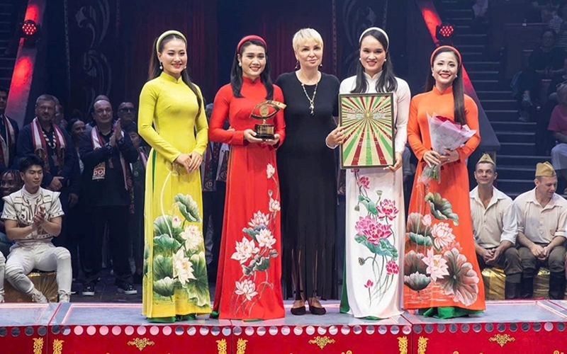 Xiếc Việt Nam vươn xa