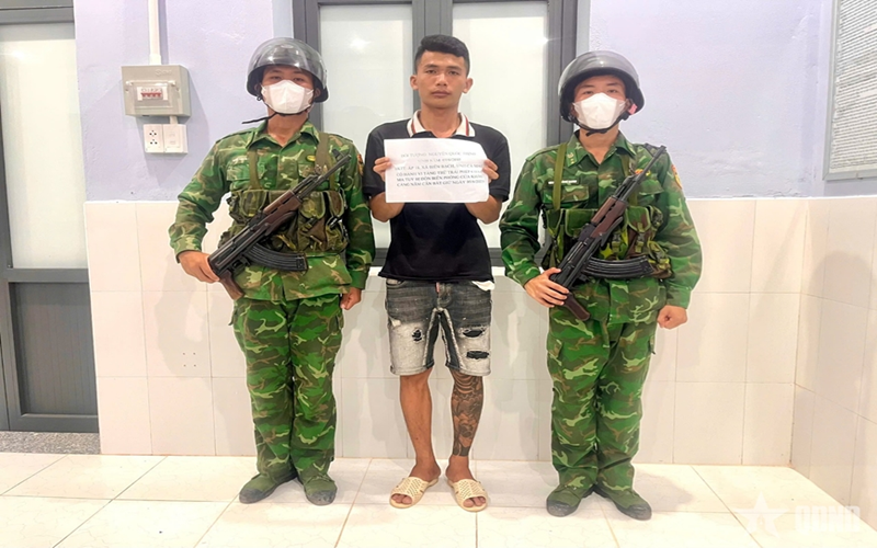Đồn Biên phòng Cửa khẩu cảng Năm Căn bắt giữ đối tượng tàng trữ trái phép chất ma túy
