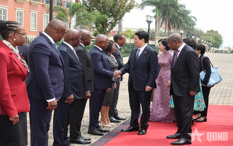 Lễ đón Chủ tịch nước Lương Cường thăm cấp nhà nước Cộng hòa Angola