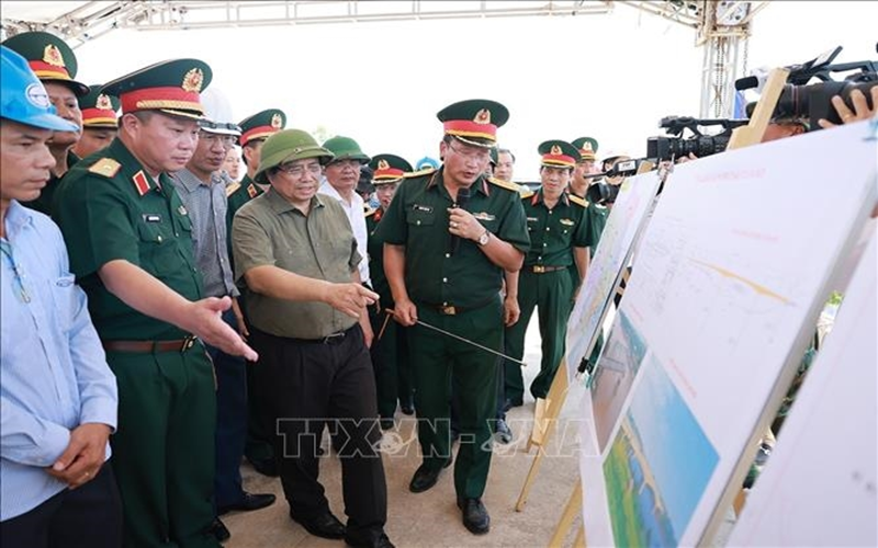 Thủ tướng Phạm Minh Chính: Dự án cầu Phong Châu mới tiết kiệm thời gian thi công, tiết kiệm chi phí