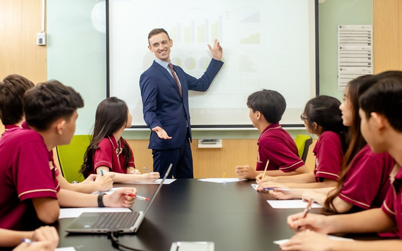 Từ ngày 25-9, áp dụng quy định mới về dạy và học bằng tiếng nước ngoài