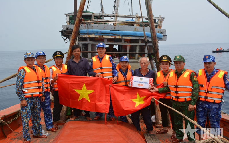 Hoàn thiện pháp luật về tài nguyên, môi trường biển